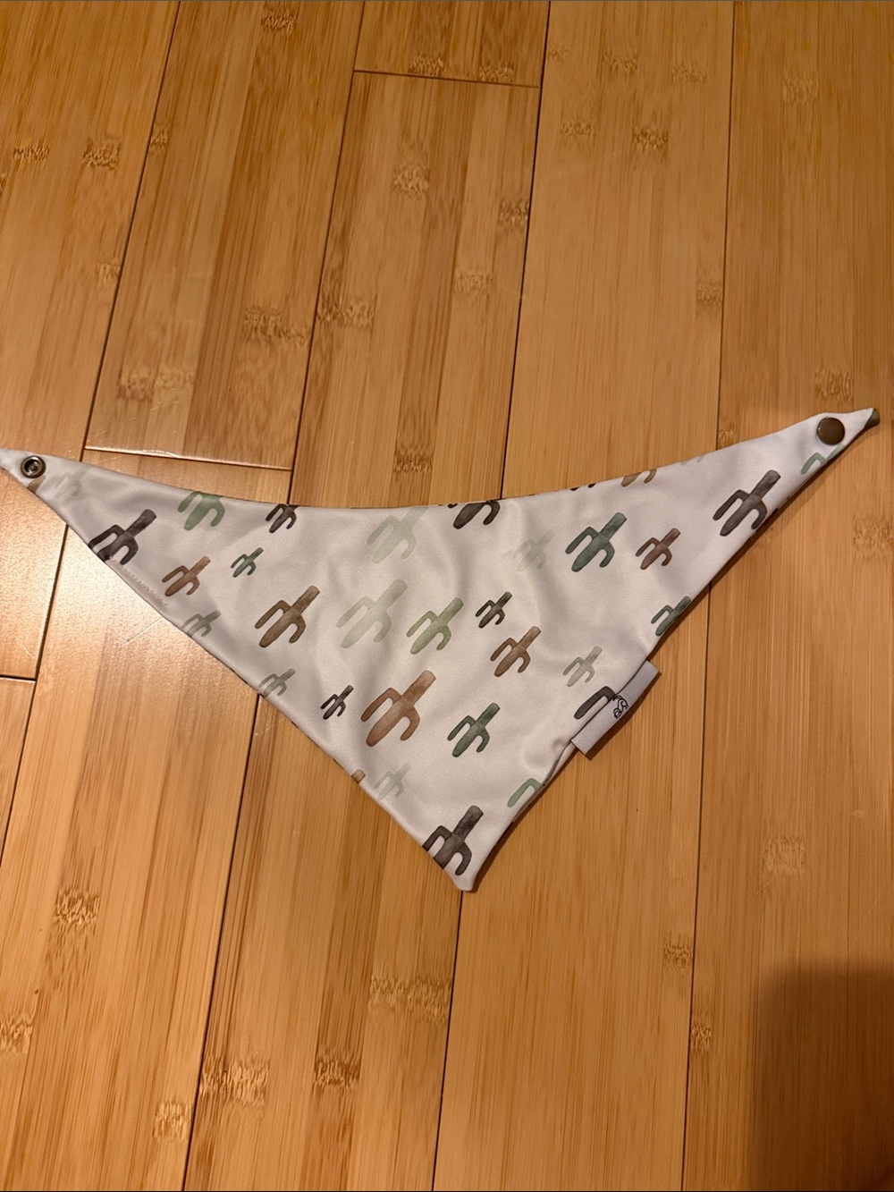 Reversible dog bandana